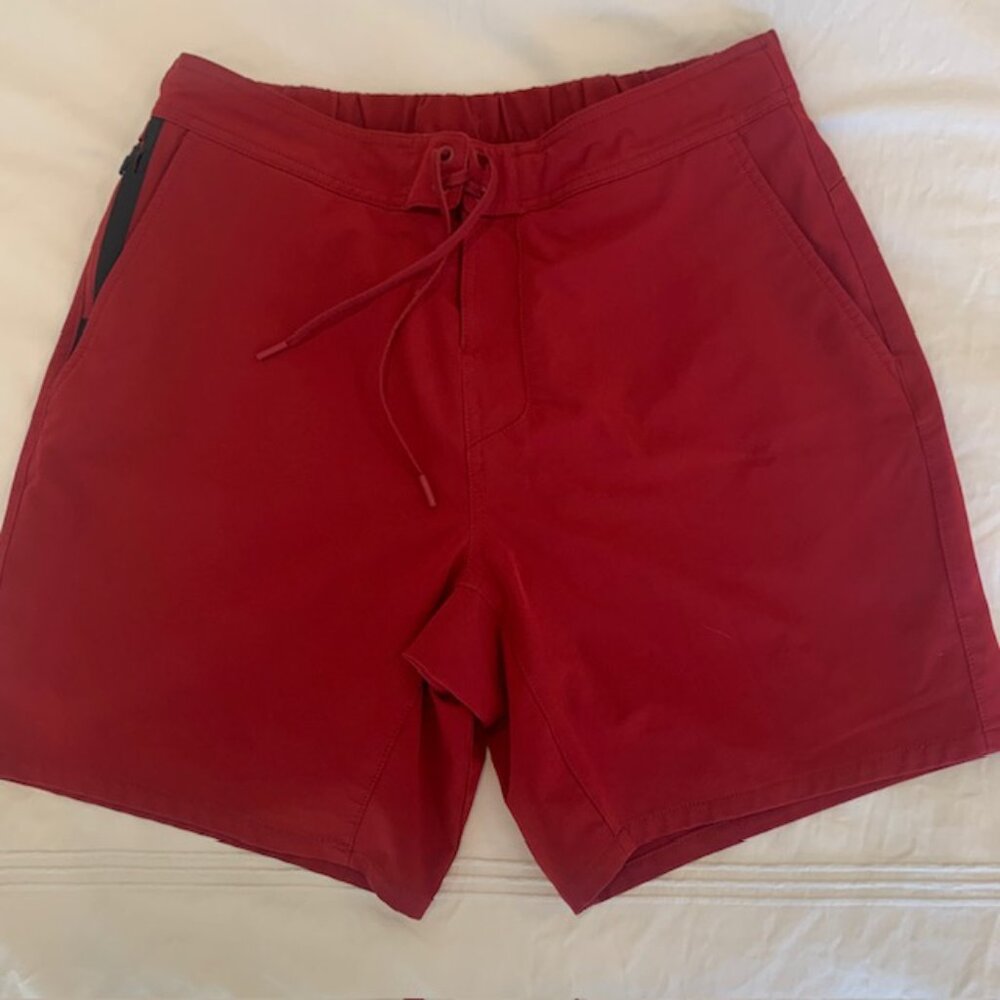 Men's Ten Thousand Foundation Short with liner  in size Medium